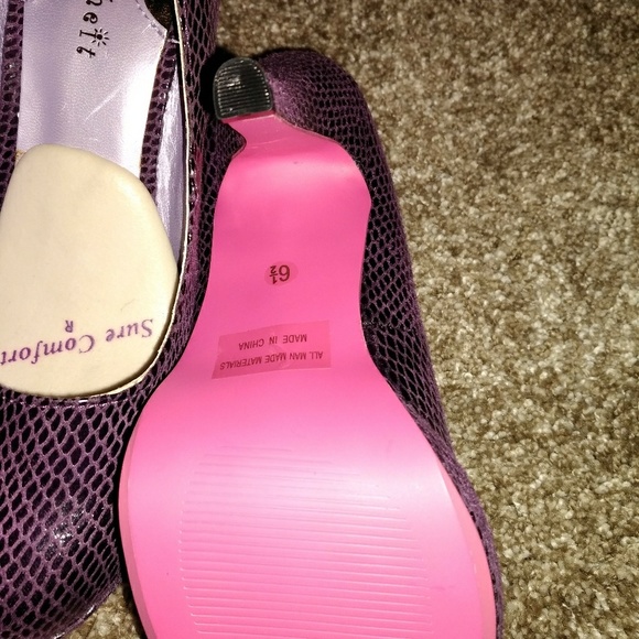 Heels - Picture 3 of 4